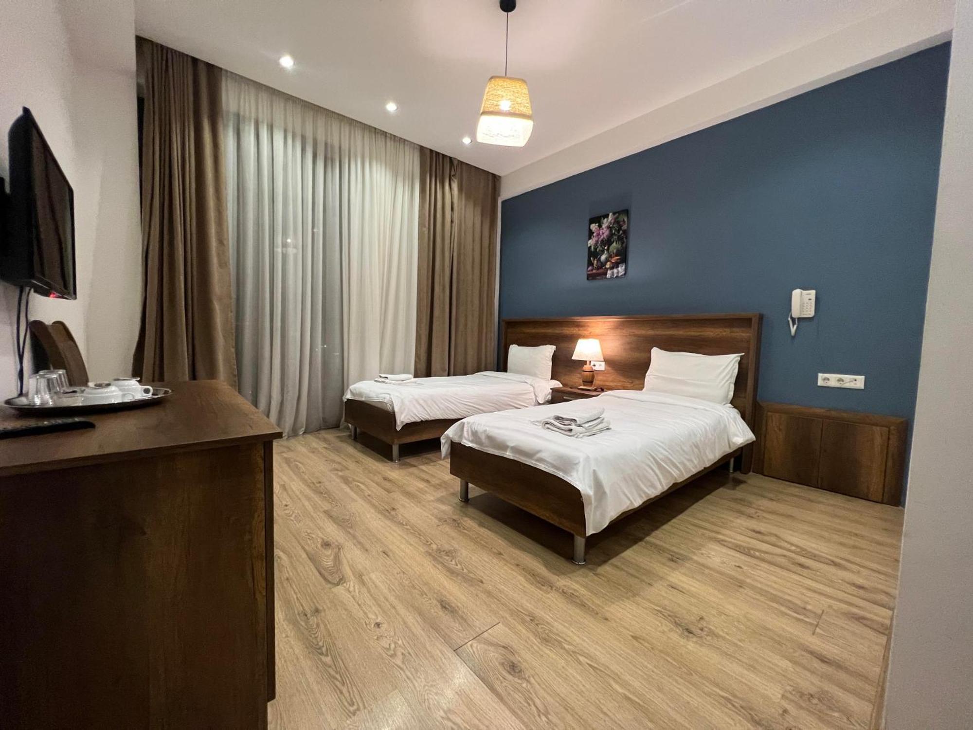 Hotel King Tom Tbilisi Exteriör bild