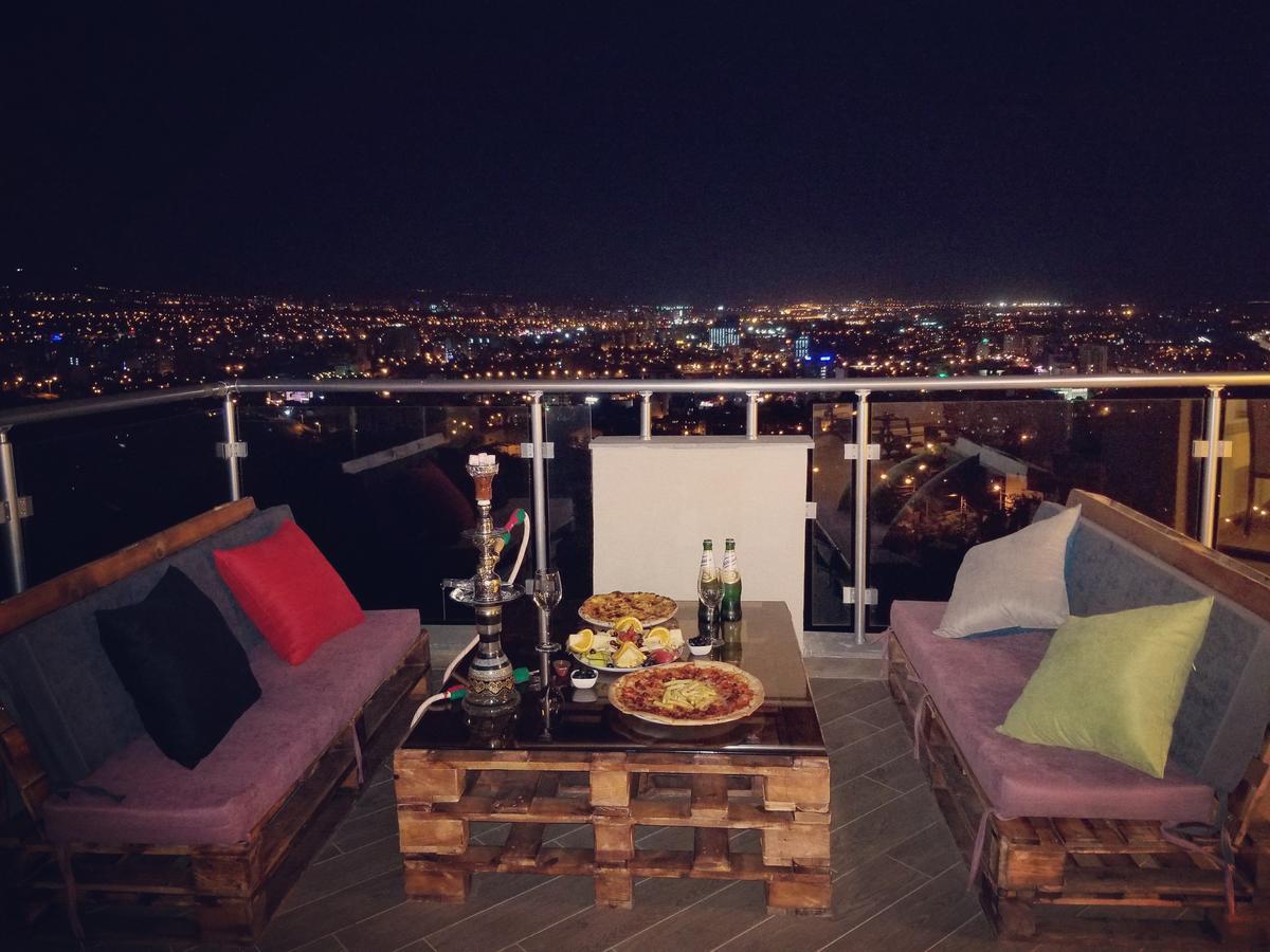 Hotel King Tom Tbilisi Exteriör bild
