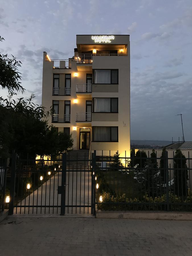 Hotel King Tom Tbilisi Exteriör bild